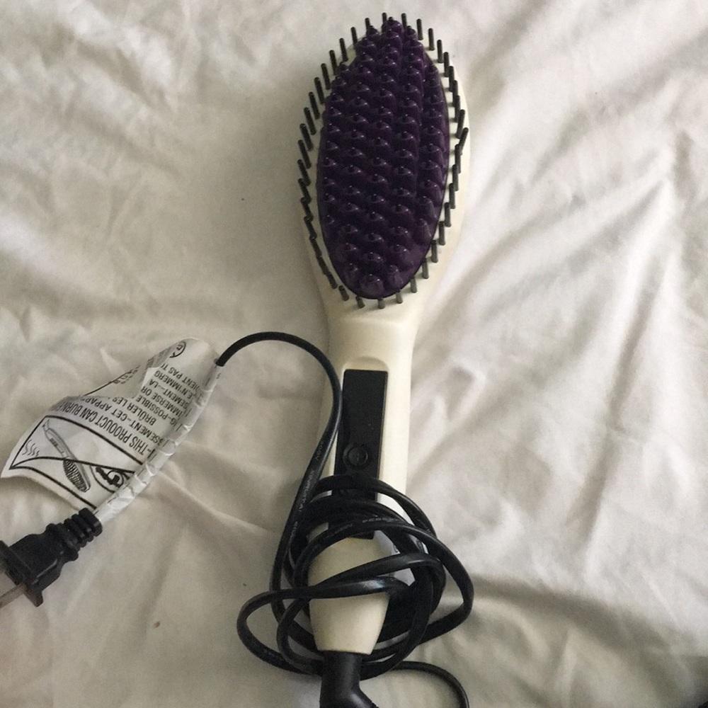 Brush hair straightener